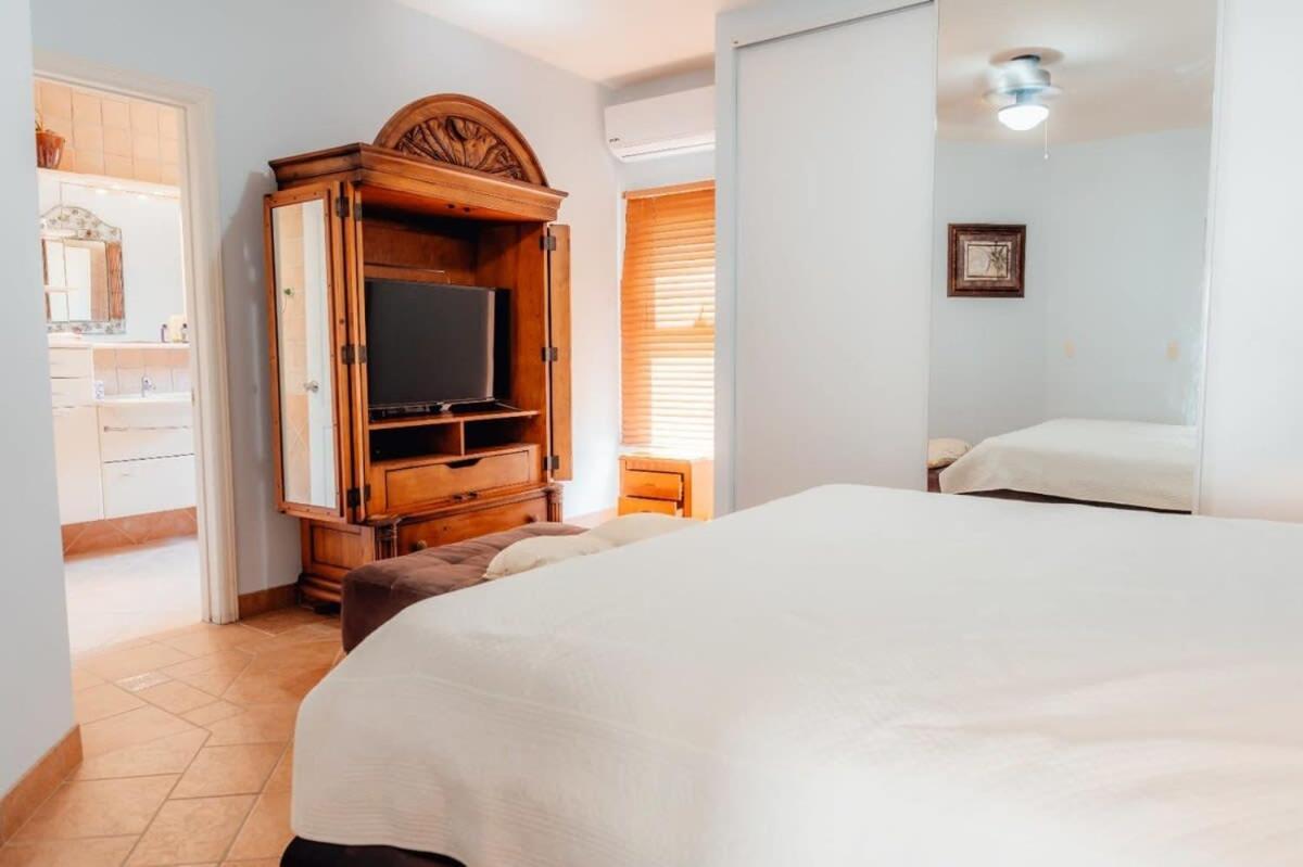 팜비치 The Elegance Of Tierra Del Sol With Private Pool 빌라 외부 사진
